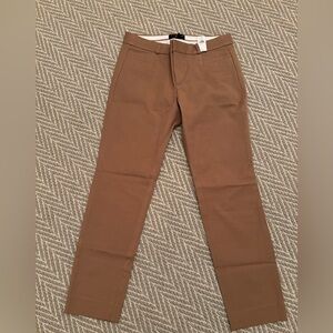 NWT women’s Banana Republic Sloan pants. Size 6